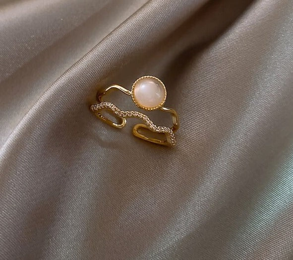 Adjustable Ring| https://shinyjoules.com